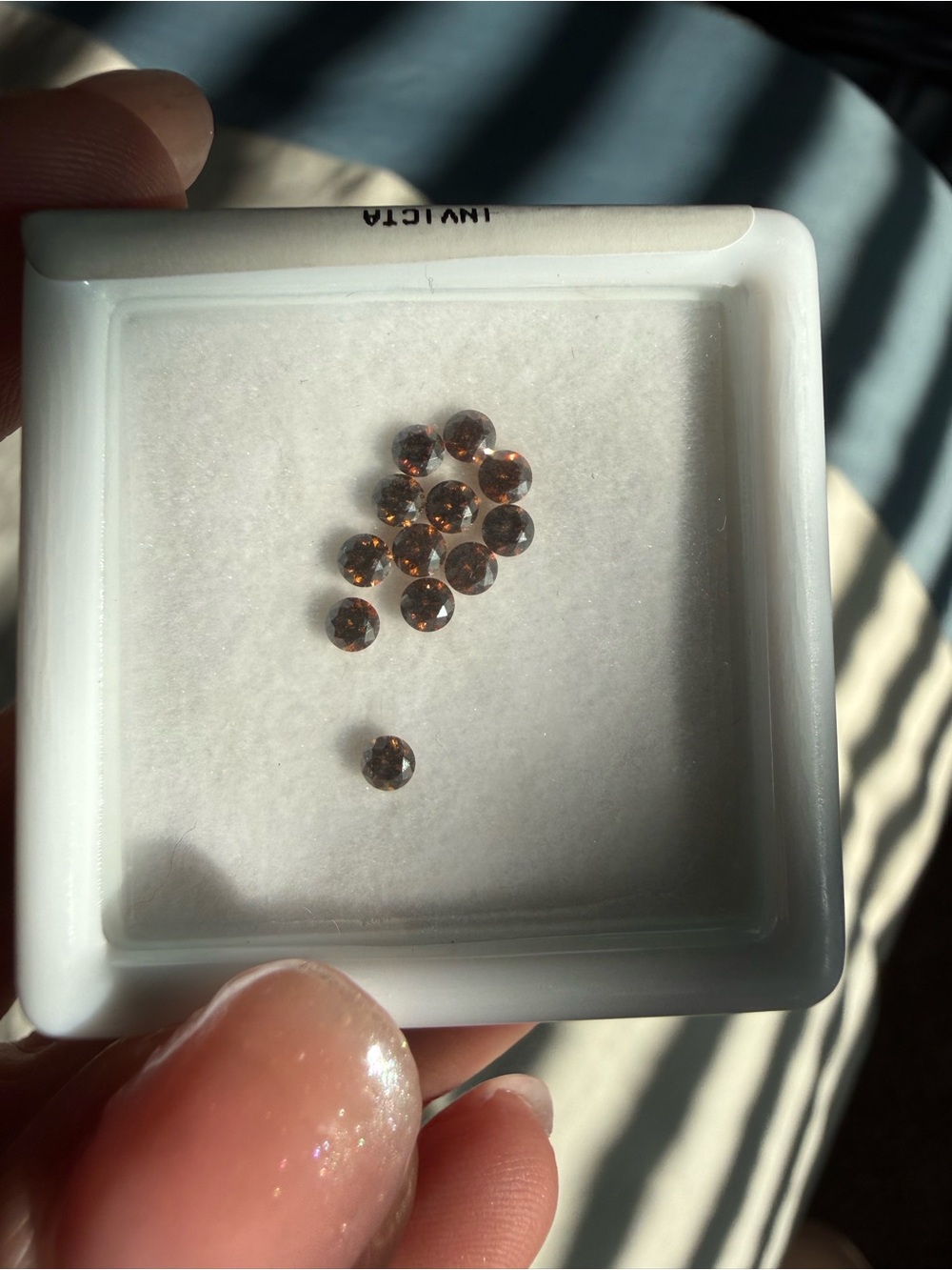 Invicta Brown chocolate Round Faceted diamonds - Set of 13
